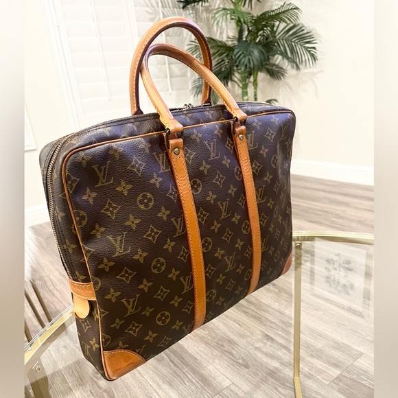 LOUIS VUITTON
MONOGRAM PORTE-DOCUMENTS VOYAGE GM - Picture 8 of 16